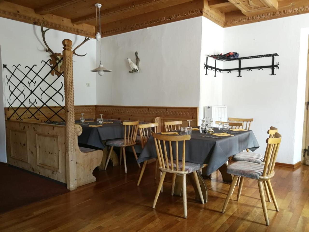 Gasthaus Weisskugel Hotel Mals Buitenkant foto