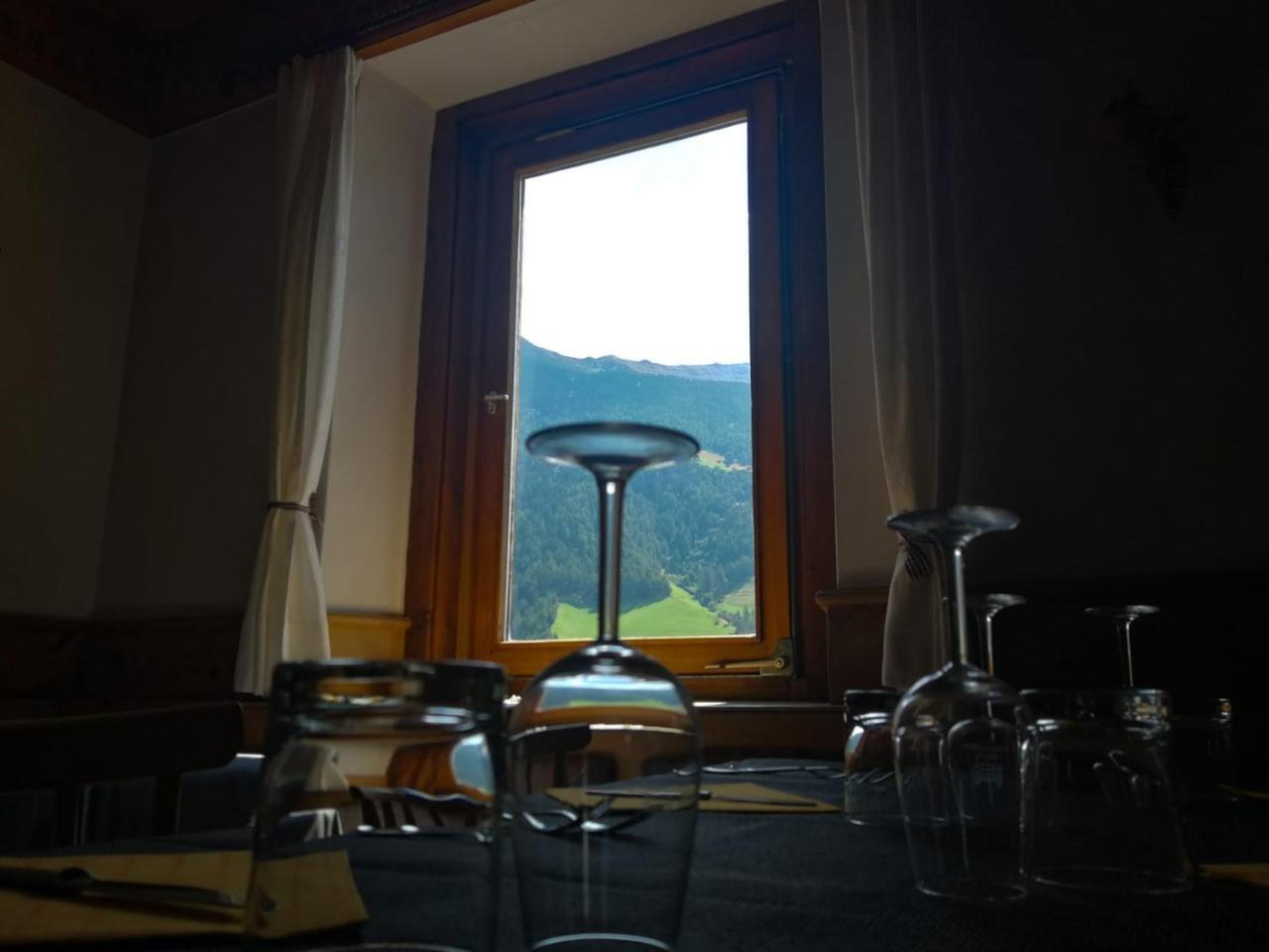 Gasthaus Weisskugel Hotel Mals Buitenkant foto