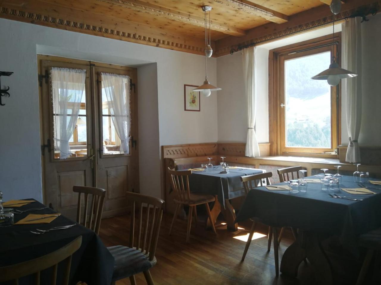 Gasthaus Weisskugel Hotel Mals Buitenkant foto