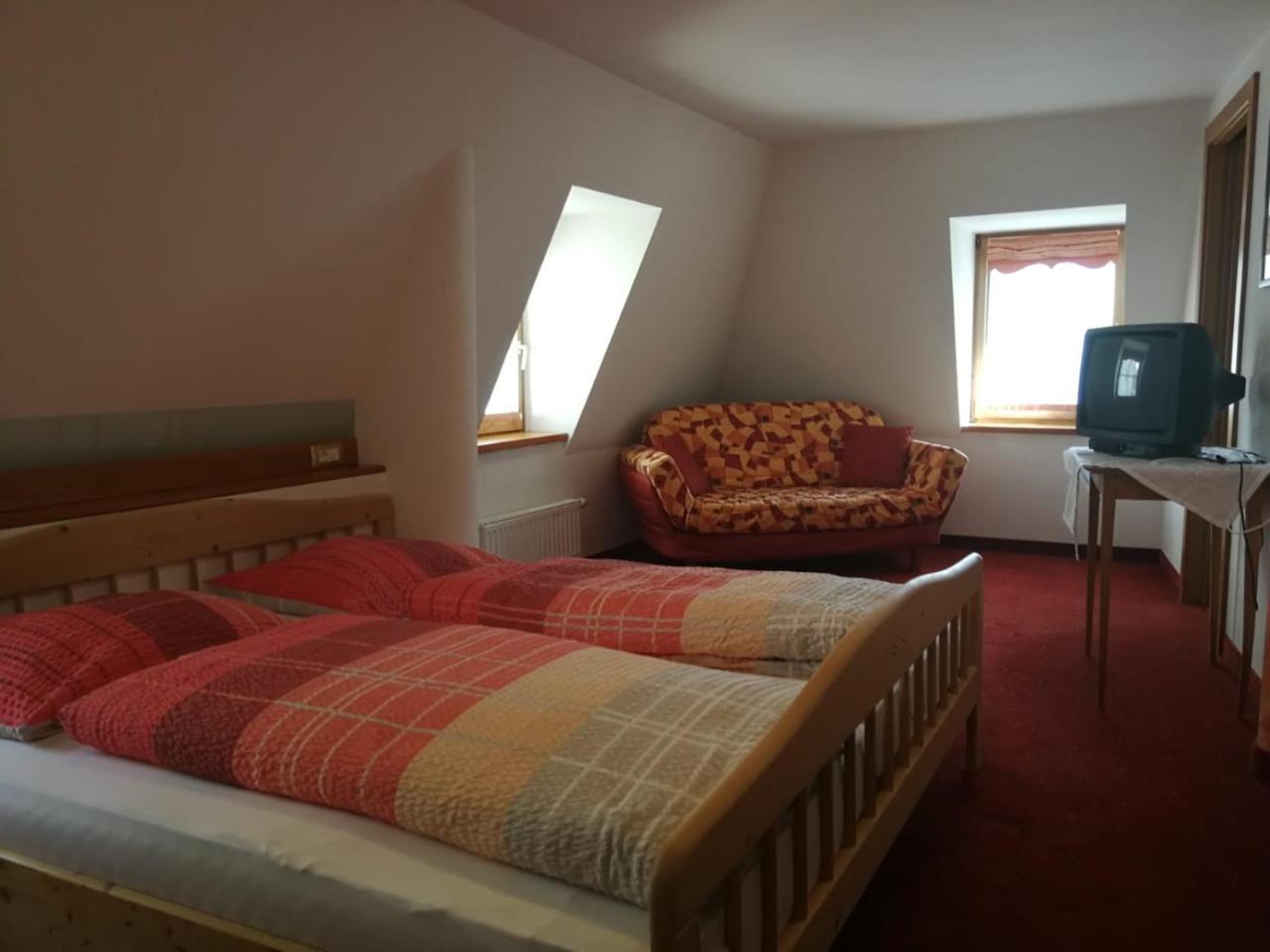 Gasthaus Weisskugel Hotel Mals Buitenkant foto