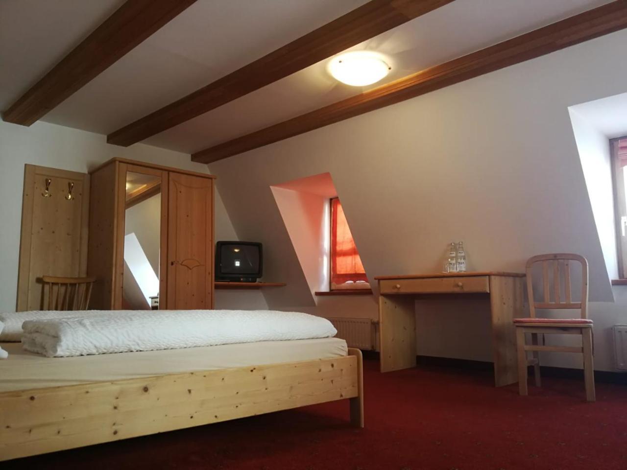 Gasthaus Weisskugel Hotel Mals Buitenkant foto