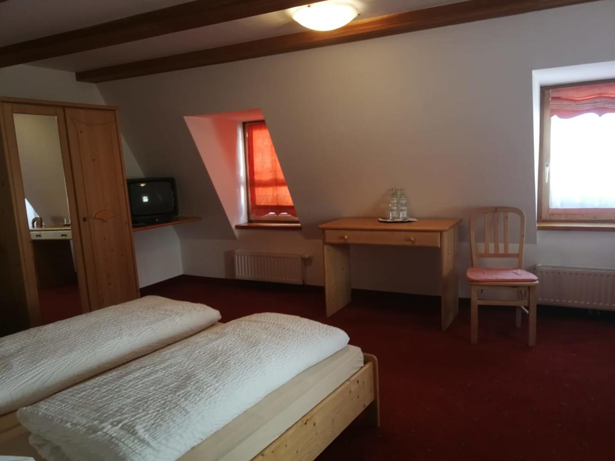 Gasthaus Weisskugel Hotel Mals Buitenkant foto