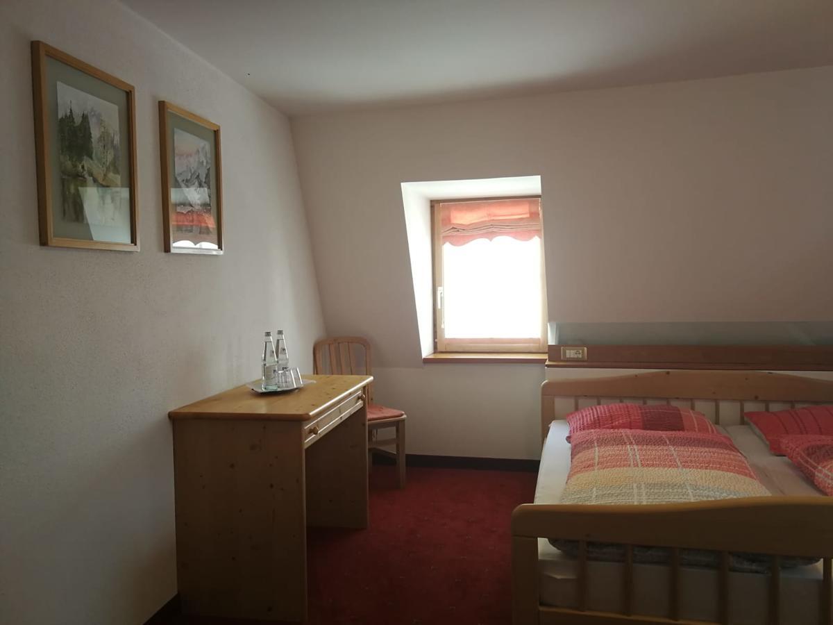 Gasthaus Weisskugel Hotel Mals Buitenkant foto