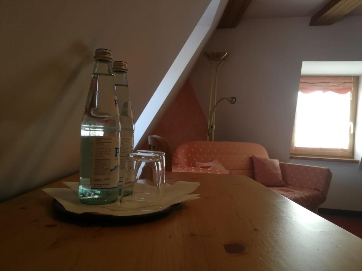 Gasthaus Weisskugel Hotel Mals Buitenkant foto