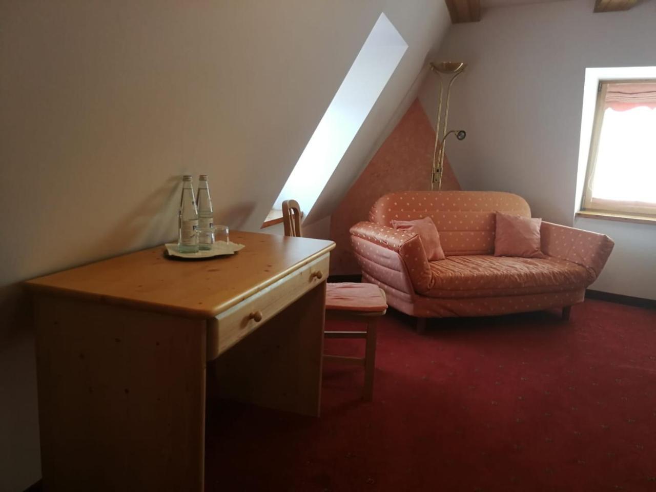 Gasthaus Weisskugel Hotel Mals Buitenkant foto