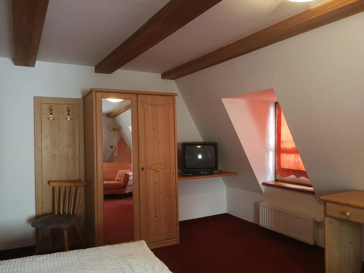 Gasthaus Weisskugel Hotel Mals Buitenkant foto