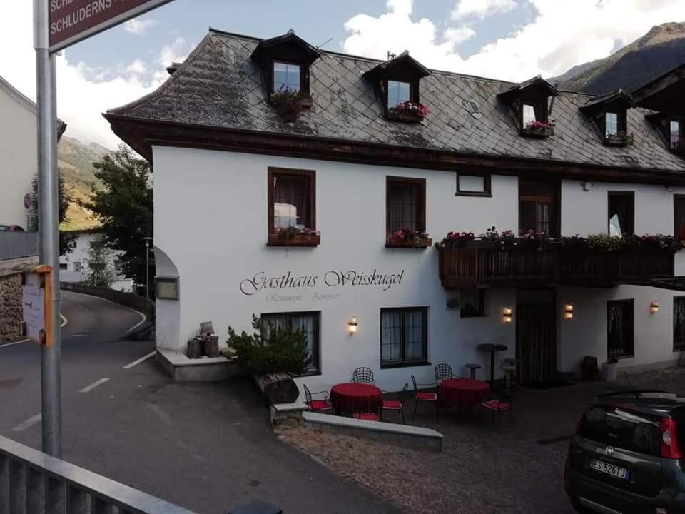 Gasthaus Weisskugel Hotel Mals Buitenkant foto